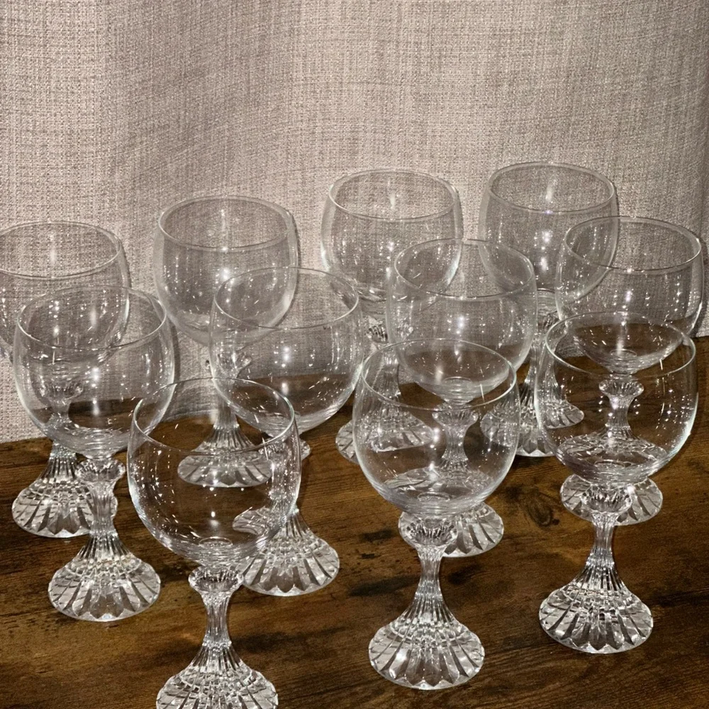 Mikasa "The Ritz" Wine Glasses - Picture 1 of 10